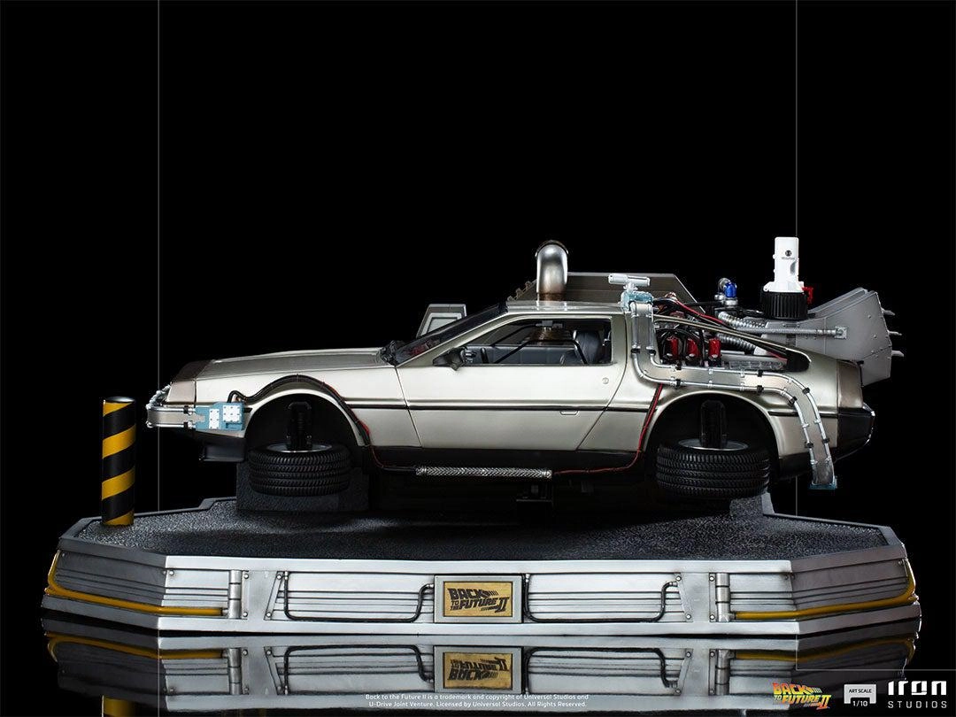 Back to the Future Part II - DeLorean Set Regular Version Art Scale 1/10 Astronaut Figure Action Toy
