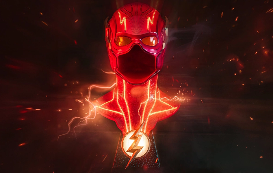 The Flash Life-Size Cowl Replica Vintage Figure