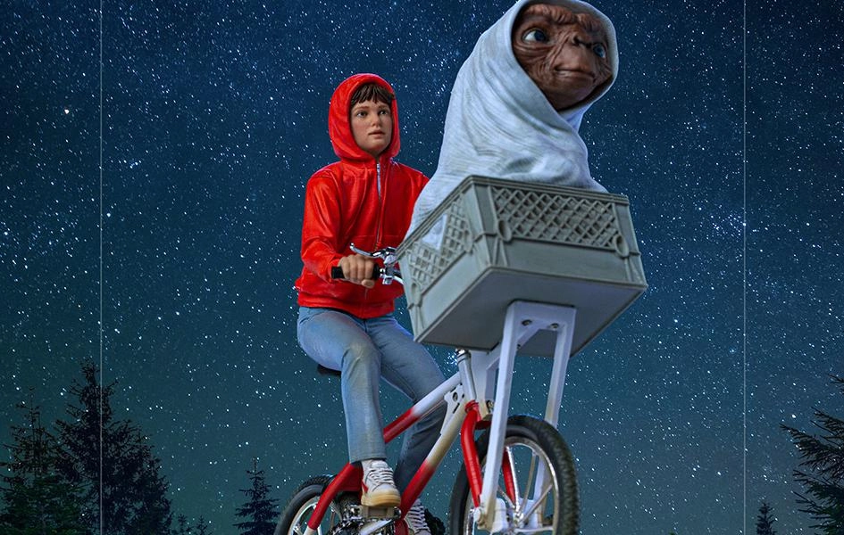 E.T. and Elliot Art Scale 1/10 Holiday themed