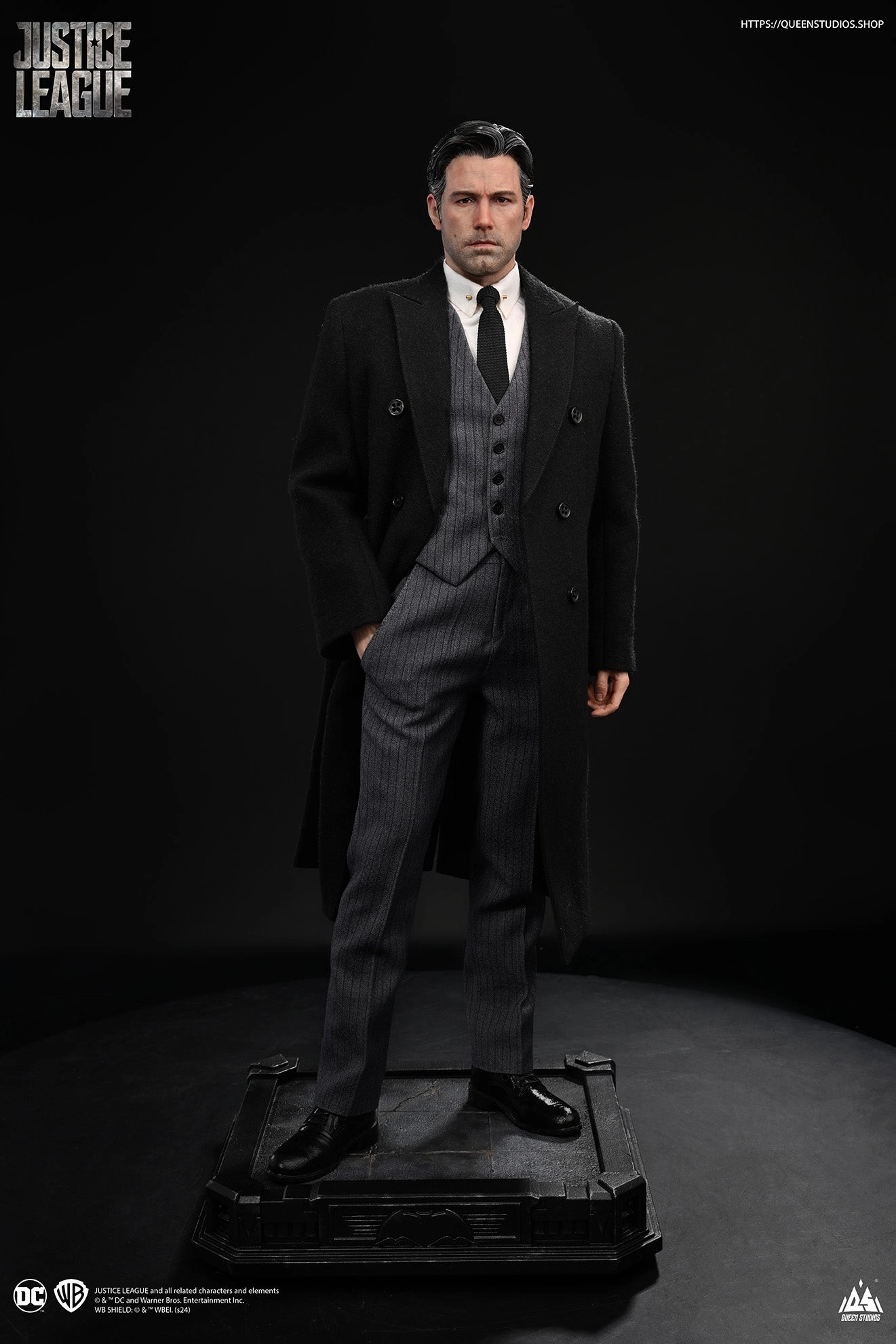 Award Winner Justice League (2017) - Bruce Wayne 1/4 Scale Statue