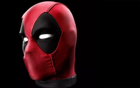 Marvel Legends Series - Deadpool Premium Interactive Head Display Replica