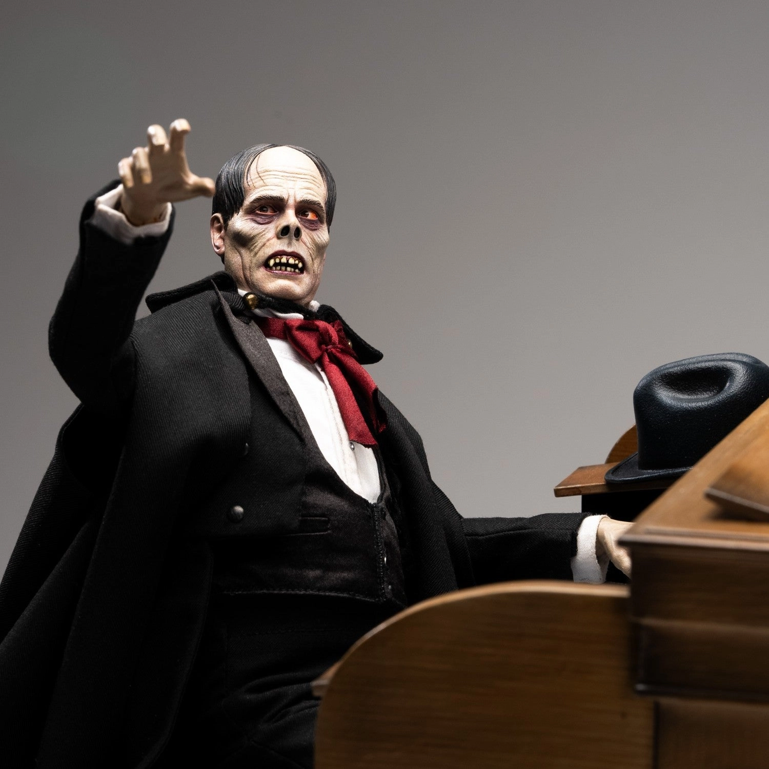Phantom of the Opera - Lon Chaney (Deluxe Version) 1/6 Scale Figure Engineering Toy Coastal Decor
