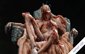 DIY Model Tourist Memorabilia Pleats Artist Version Resin Statue