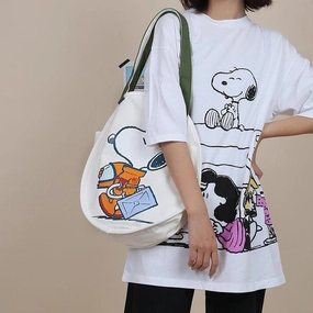 Snoopy Astronaut Canvas Tote Bag Motion Capture