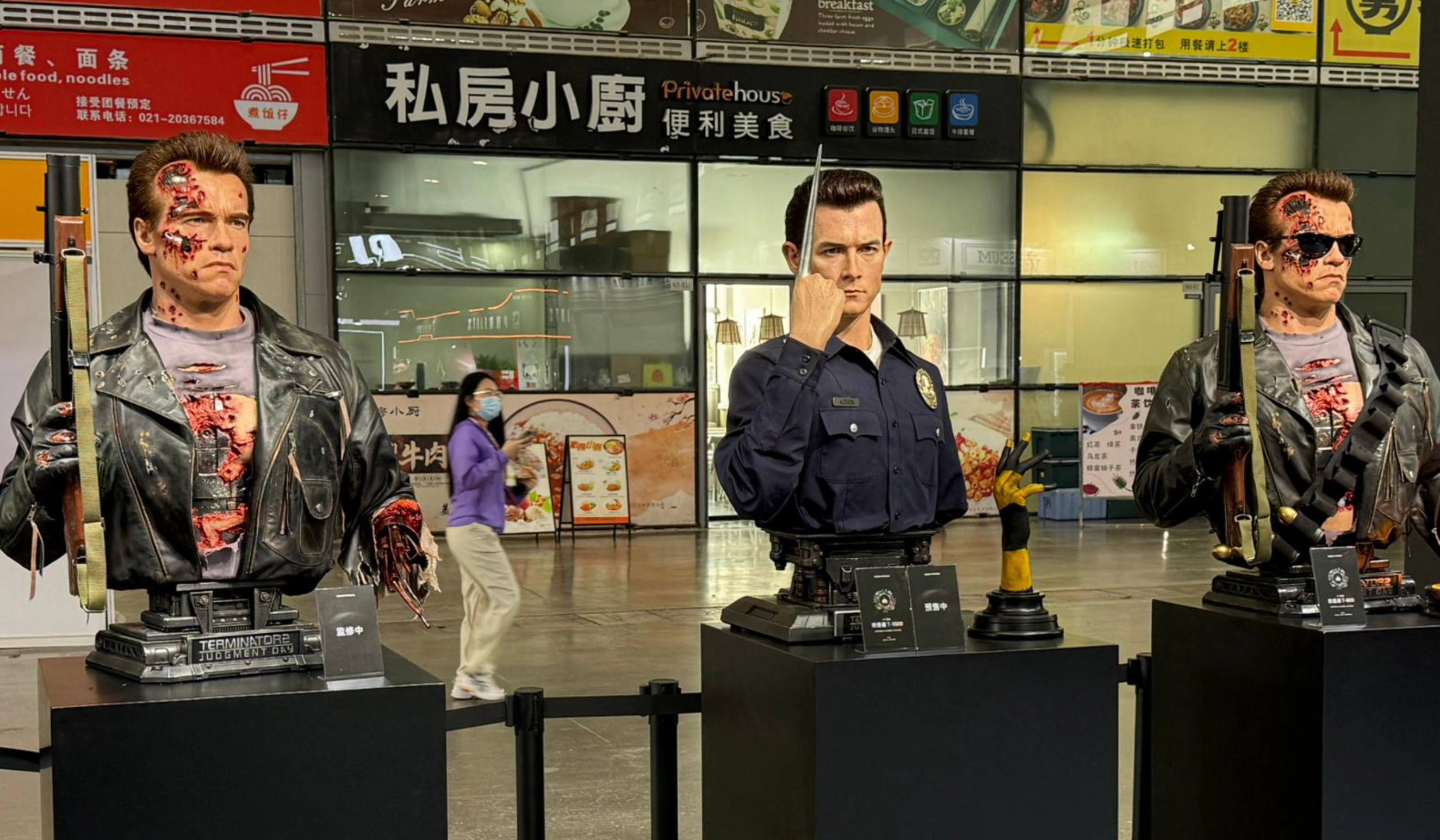 T-800 (Ver. 3) Battle Damaged (Static) Life-Size Bust by Queen Studios Museum Quality