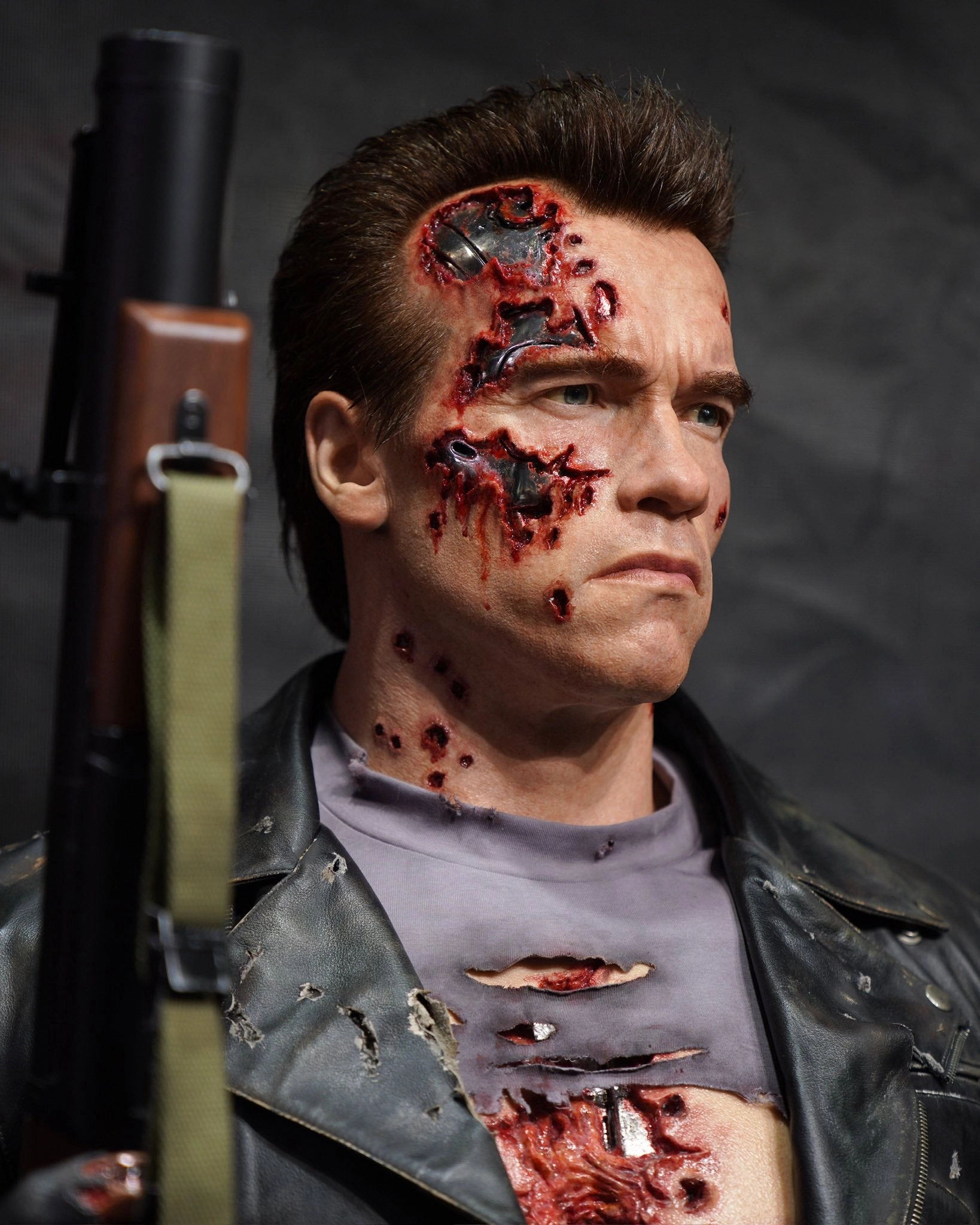 T-800 (Ver. 3) Battle Damaged (Static) Life-Size Bust by Queen Studios Vinyl Model