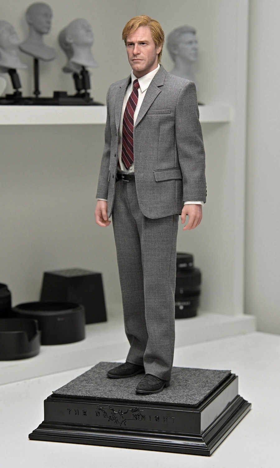 The Dark Knight (2008) - Harvey Dent (B Type) Kojun Works 1/6 Scale Figure Robot Mecha