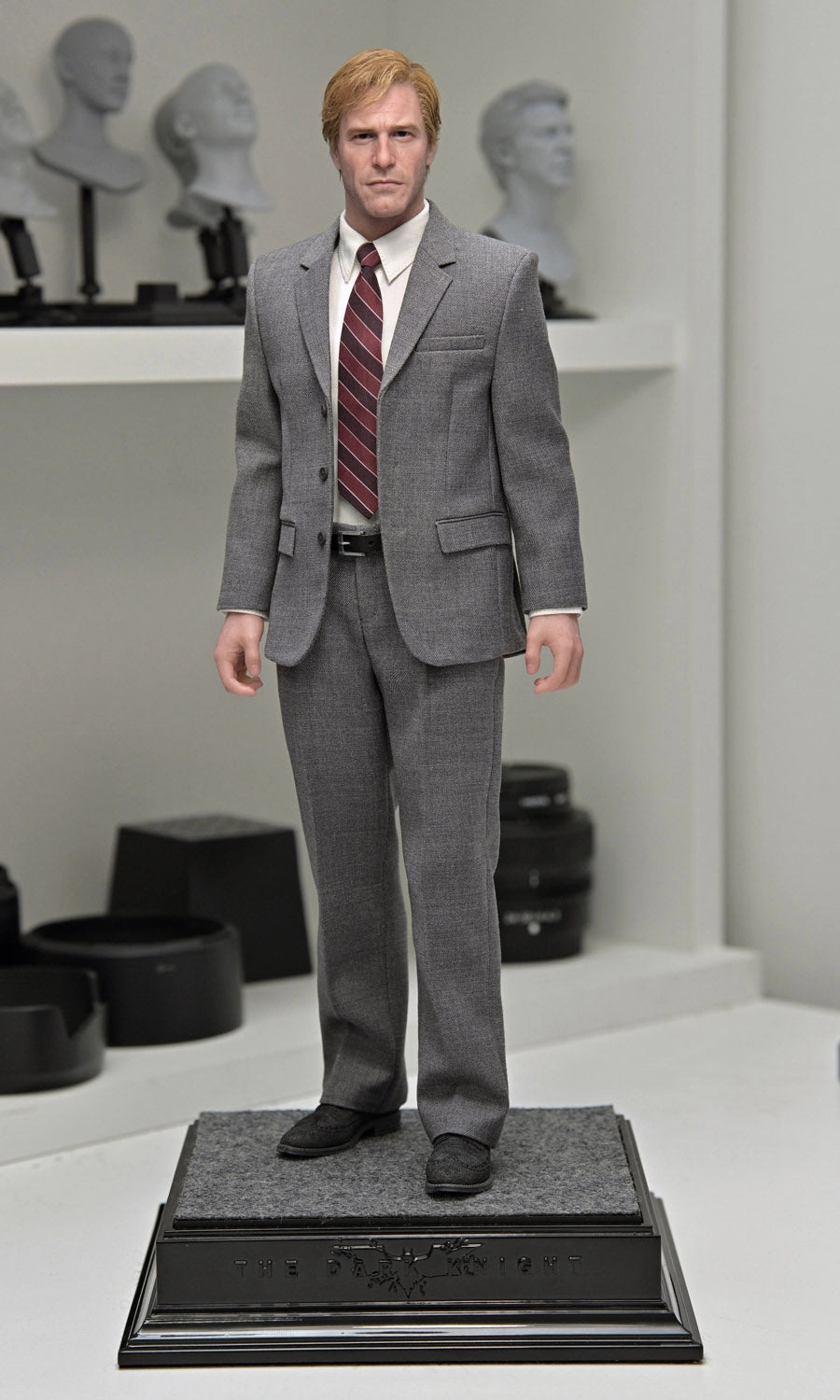 The Dark Knight (2008) - Harvey Dent (B Type) Kojun Works 1/6 Scale Figure Hobby Group National Treasure