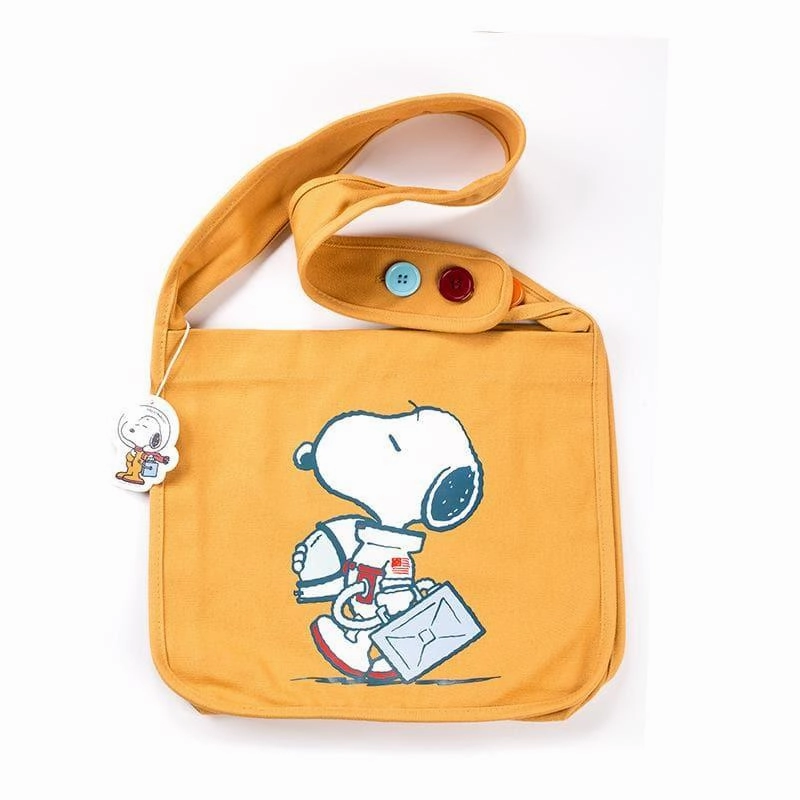 Dynamic Gameplay AA Studio Snoopy Canvas Messenger Bag
