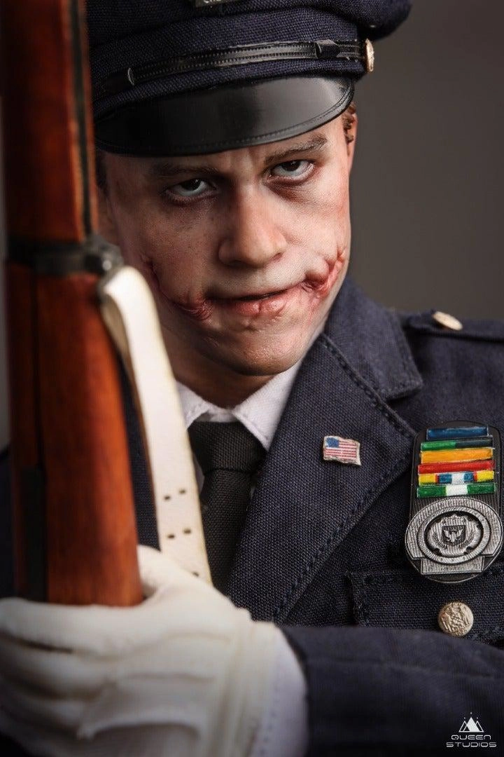 Character Replica Joker Police Uniform (Heath Ledger) 1/6 Scale Statue