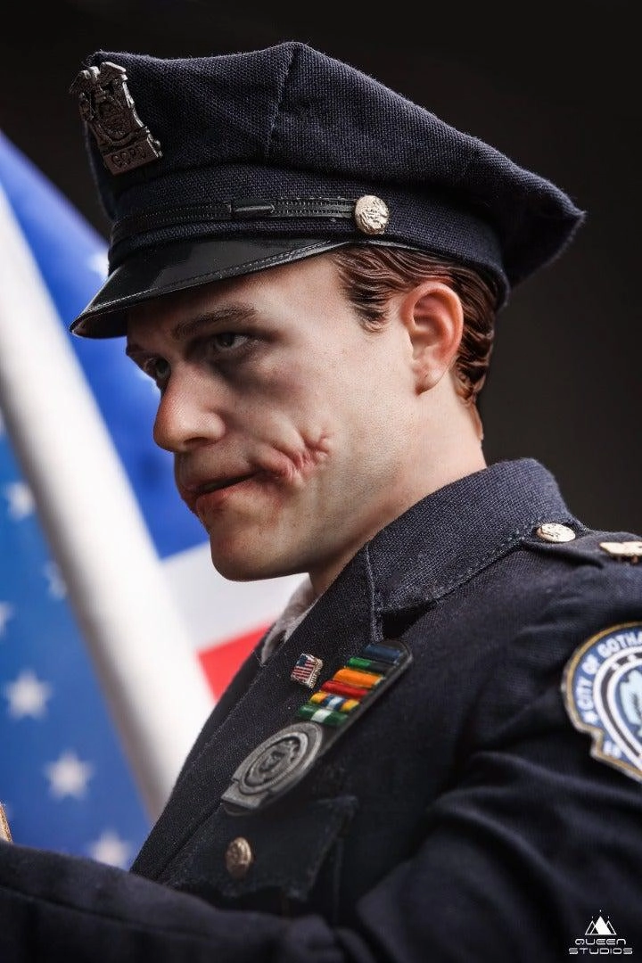Joker Police Uniform (Heath Ledger) 1/6 Scale Statue Desktop Replica
