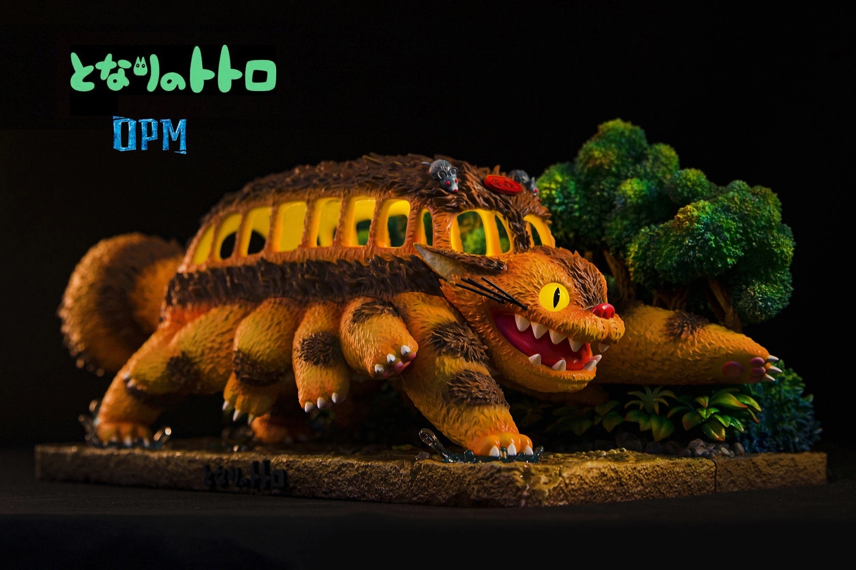 Immersive experience My Neighbour Totoro - Catbus Statue