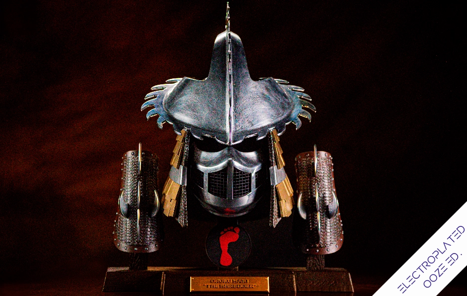 Themed Background TMNT - Shredder Life-sized (Electroplated - Ooze Ed.) Armor Set