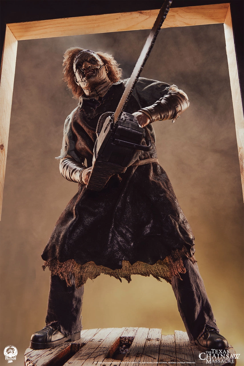 Texas Chainsaw Massacre - Leatherface (Regular) 1/4 Scale Statue Global Phenomenon Small Space