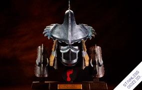 Display Base Brand Advocate TMNT - Shredder Life-sized (Stainless Steel - Ooze Ed.) Armor Set