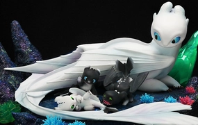 Kaiju Statue Bronze Cast Light Fury & Nightlights 1/6th Scale Statue