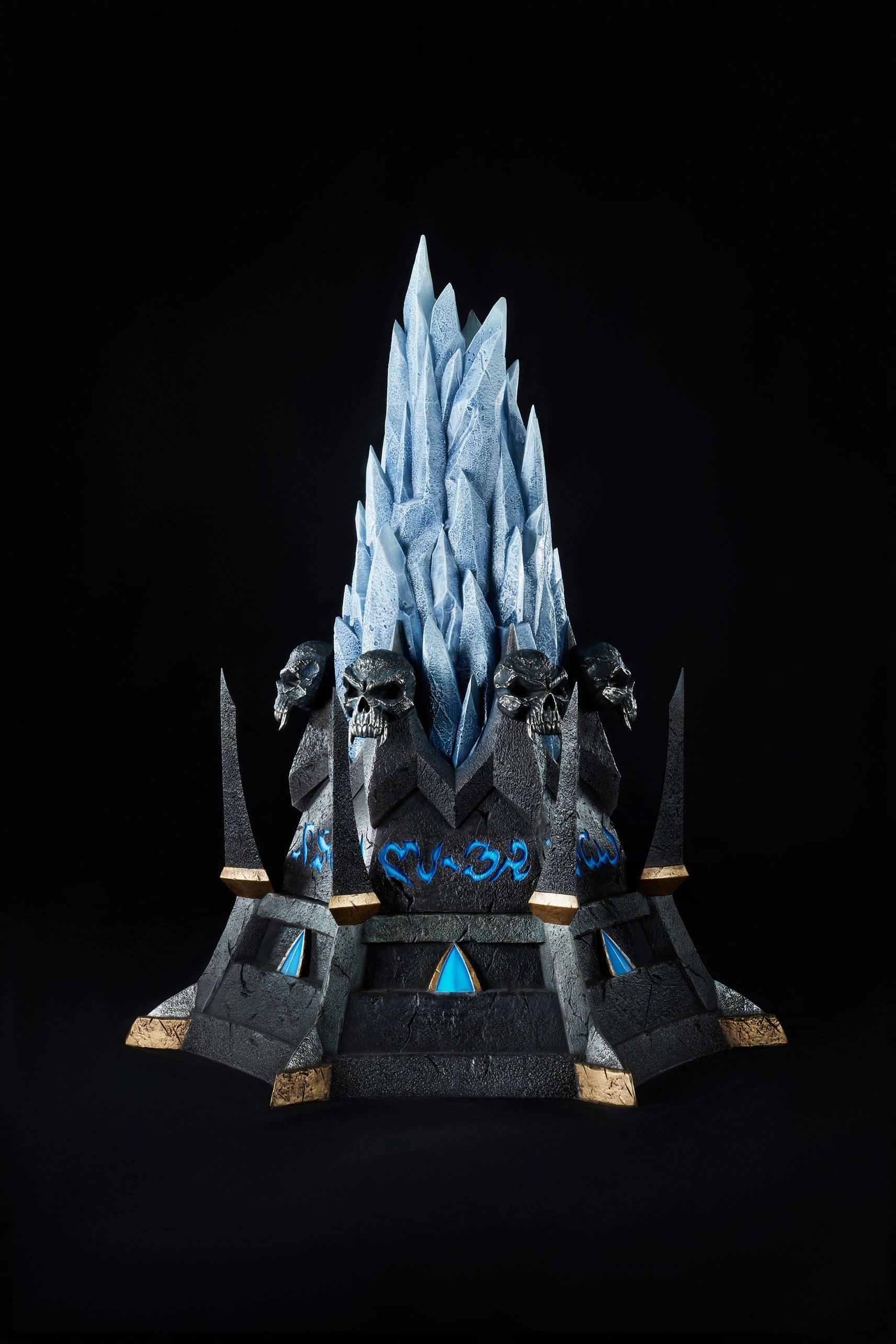 World of Warcraft - Frostmourne Sword Ice Pedestal Diorama Accent